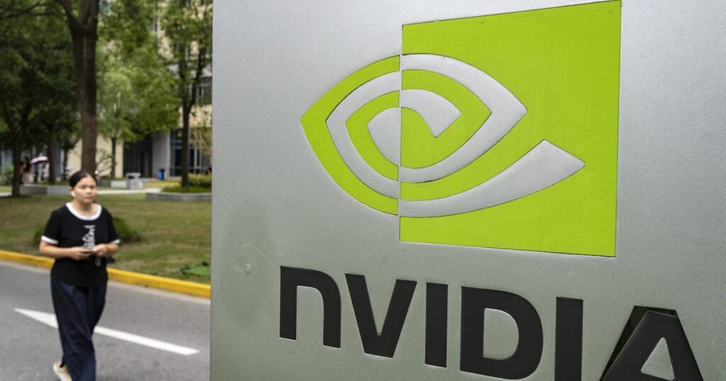 Wall Street mantiene la fe en Nvidia, pese a que la acción tuvo su mayor caída desde abril
