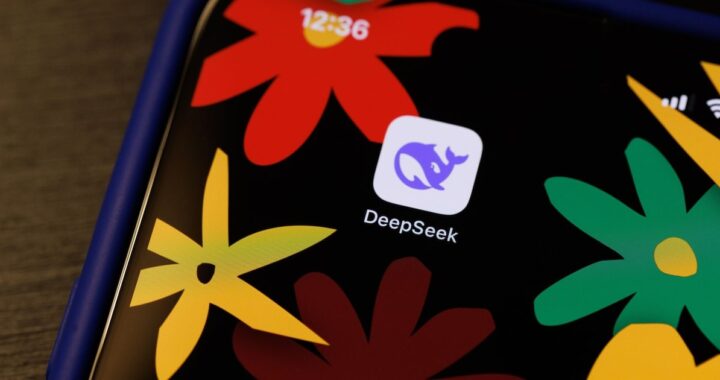 DeepSeek sufre interrupción durante siete horas en la mayor caída desde su debut