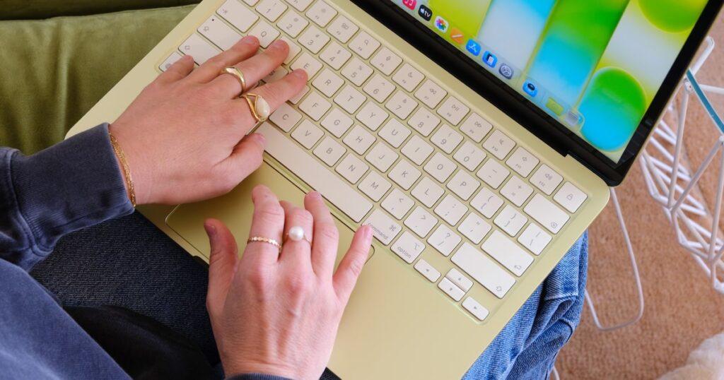 La MacBook Neo de US$599 de Apple revoluciona el mercado de laptops: reseña