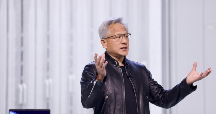 El CEO de Nvidia, Jensen Huang, en una conferencia de prensa sobre chips de inteligencia artificial