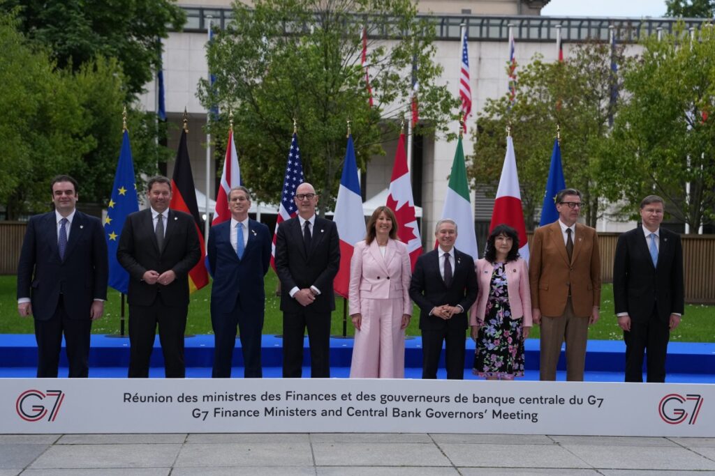 Ministros de Finanzas del G7 se reúnen en París para discutir sanciones a Irán