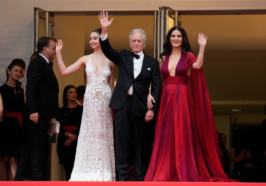 Carys Douglas, hija de Catherine Zeta-Jones y Michael Douglas, en su debut teatral en Nueva York