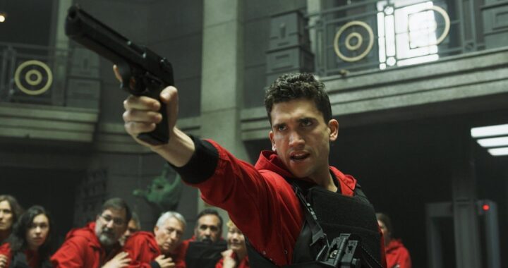imagen de la serie La Casa de Papel con el letrero 'El universo de esta saga continúa'