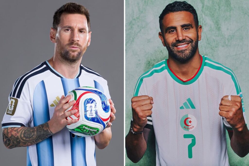 Jugadores de Argentina celebrando un gol, con el parche de campeón del mundo en su camiseta