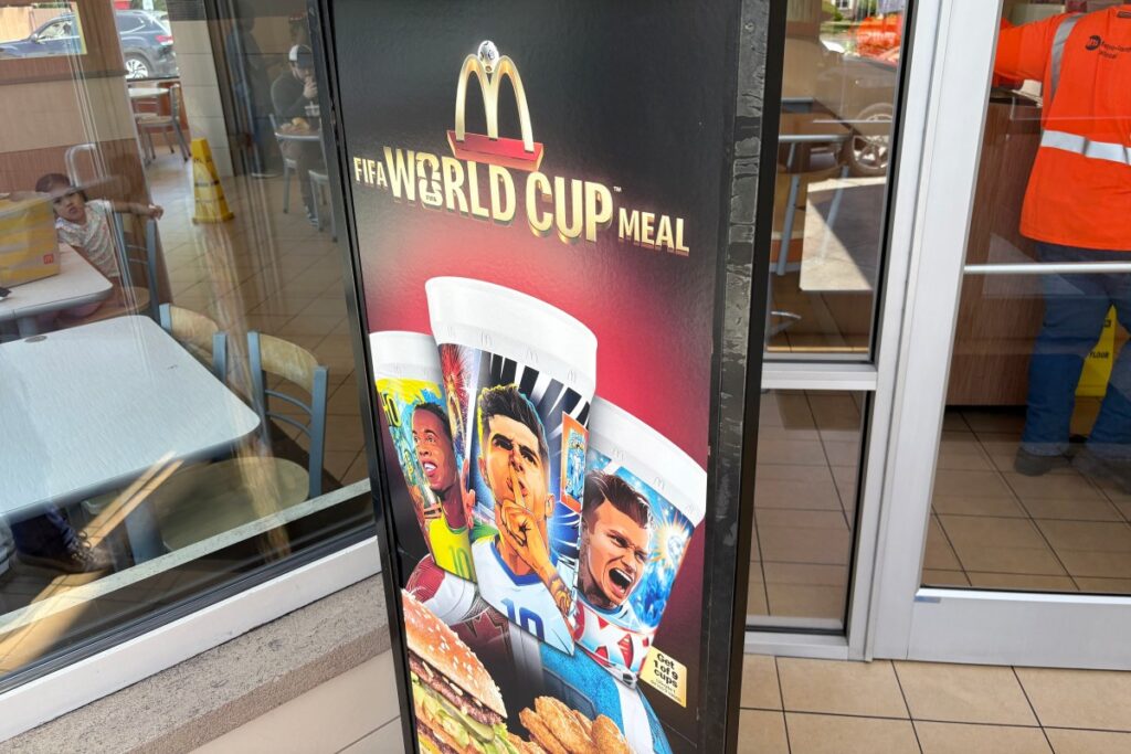 Vasos coleccionables de McDonald’s con astros del fútbol mundial