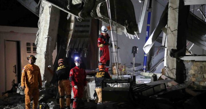 Imagen de edificios dañados tras el terremoto en la isla de Mindanao, Filipinas