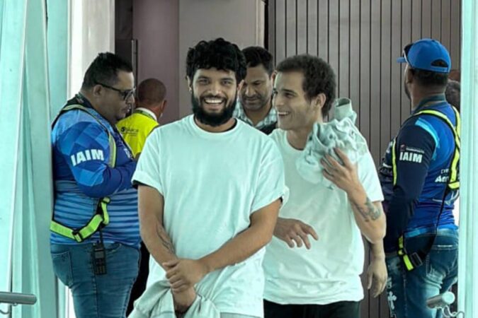 Migrantes venezolanos son recibidos en el Aeropuerto Internacional Simón Bolívar de Maiquetía tras vuelo de repatriación desde Texas, Estados Unidos