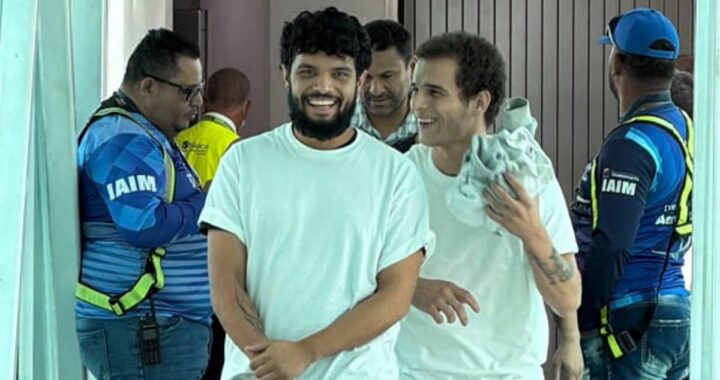 Migrantes venezolanos son recibidos en el Aeropuerto Internacional Simón Bolívar de Maiquetía tras vuelo de repatriación desde Texas, Estados Unidos