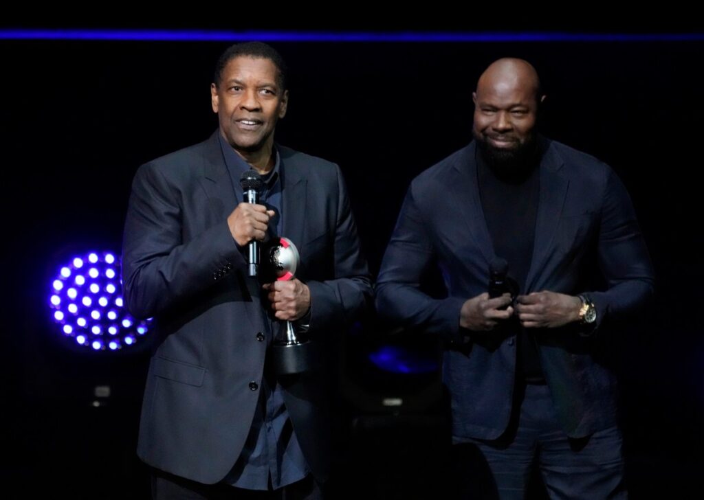 Imagen de Denzel Washington y Antoine Fuqua en una reunión para la película 'Hannibal'