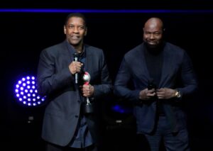 Imagen de Denzel Washington y Antoine Fuqua en una reunión para la película 'Hannibal'